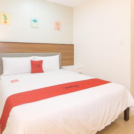 Reddoorz @ Leoncia Apartelle Mandaue Esterno foto